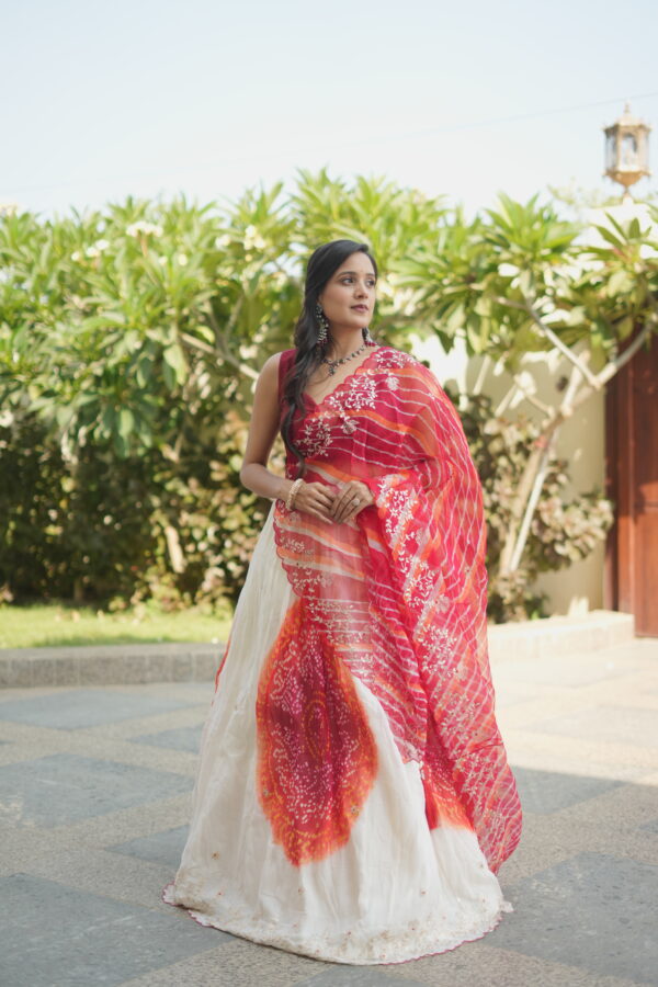 Red & White Bandhani Lehenga Choli Set - Image 3