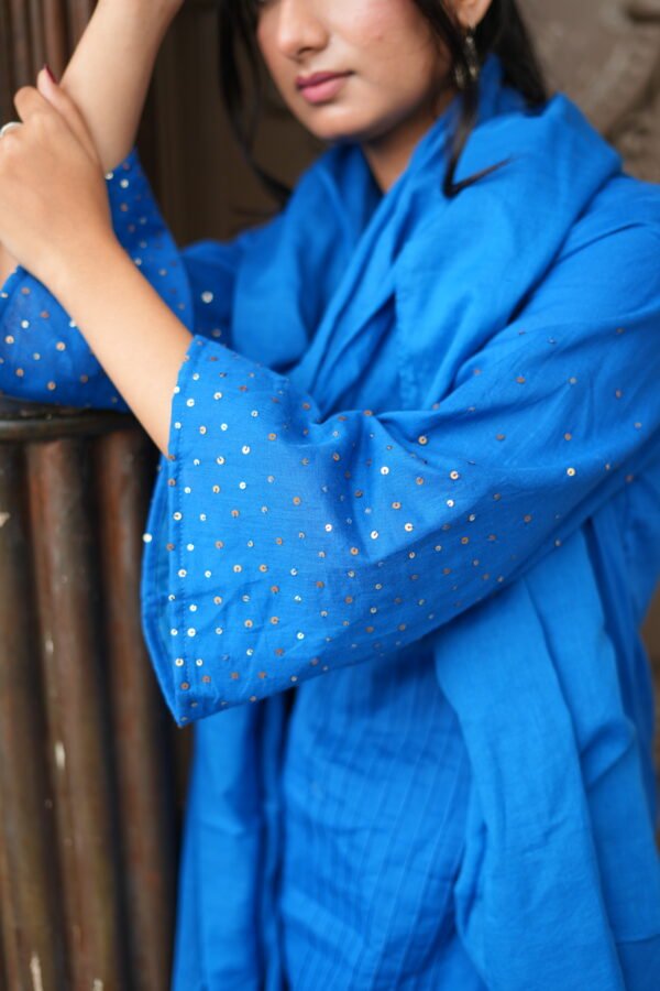 Neer Suit - Image 5