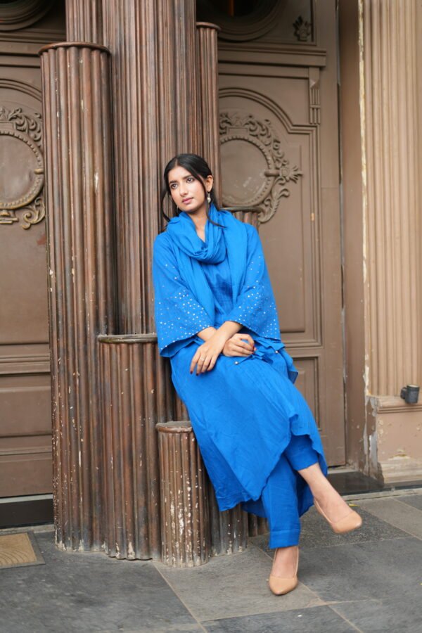 Neer Suit - Image 3